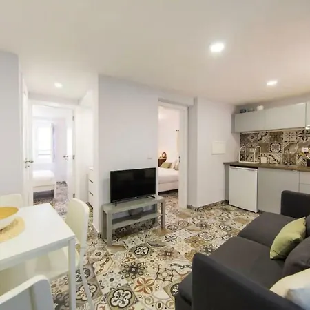 Apartment Renovated Light-filled Alfama Apt + Free Pick-up, By Timecooler Lisbon